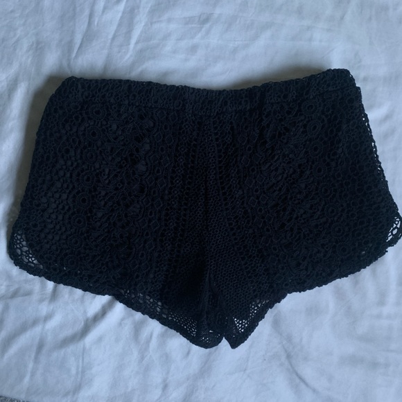 Forever 21 Black Lace Shortie Shorts Summer Small - Picture 4 of 4
